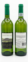 A dry white wine made from the same grape used for the popular Hanepoot dessert wine. Classic Muscat aromatics , with a fresh green apple palate. Easy drinking, unusual dry white wne.